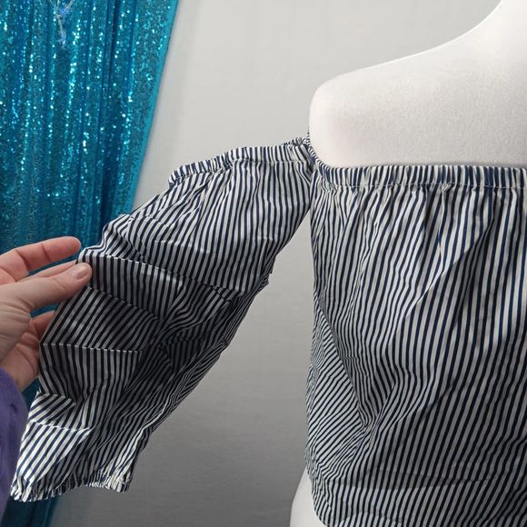 NWT Max Studio Off The Shoulder Pufg Sleeves Blouse SZ XS $88 MSRP Navy Stripes - Picture 9 of 9